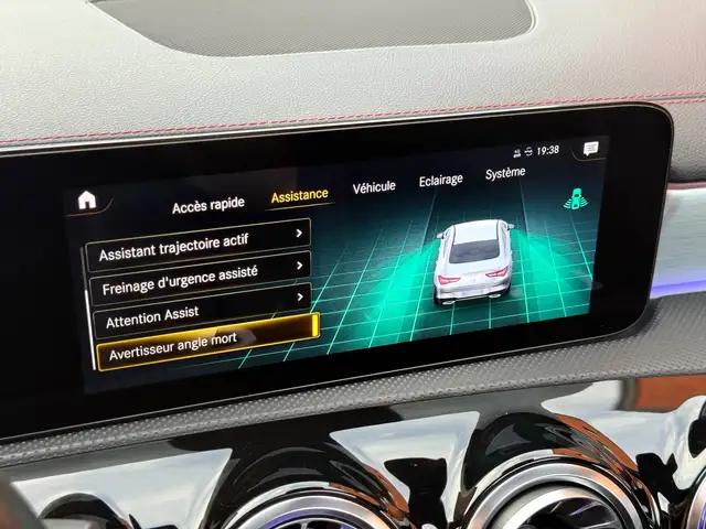 Mercedes-Benz Cla view 28