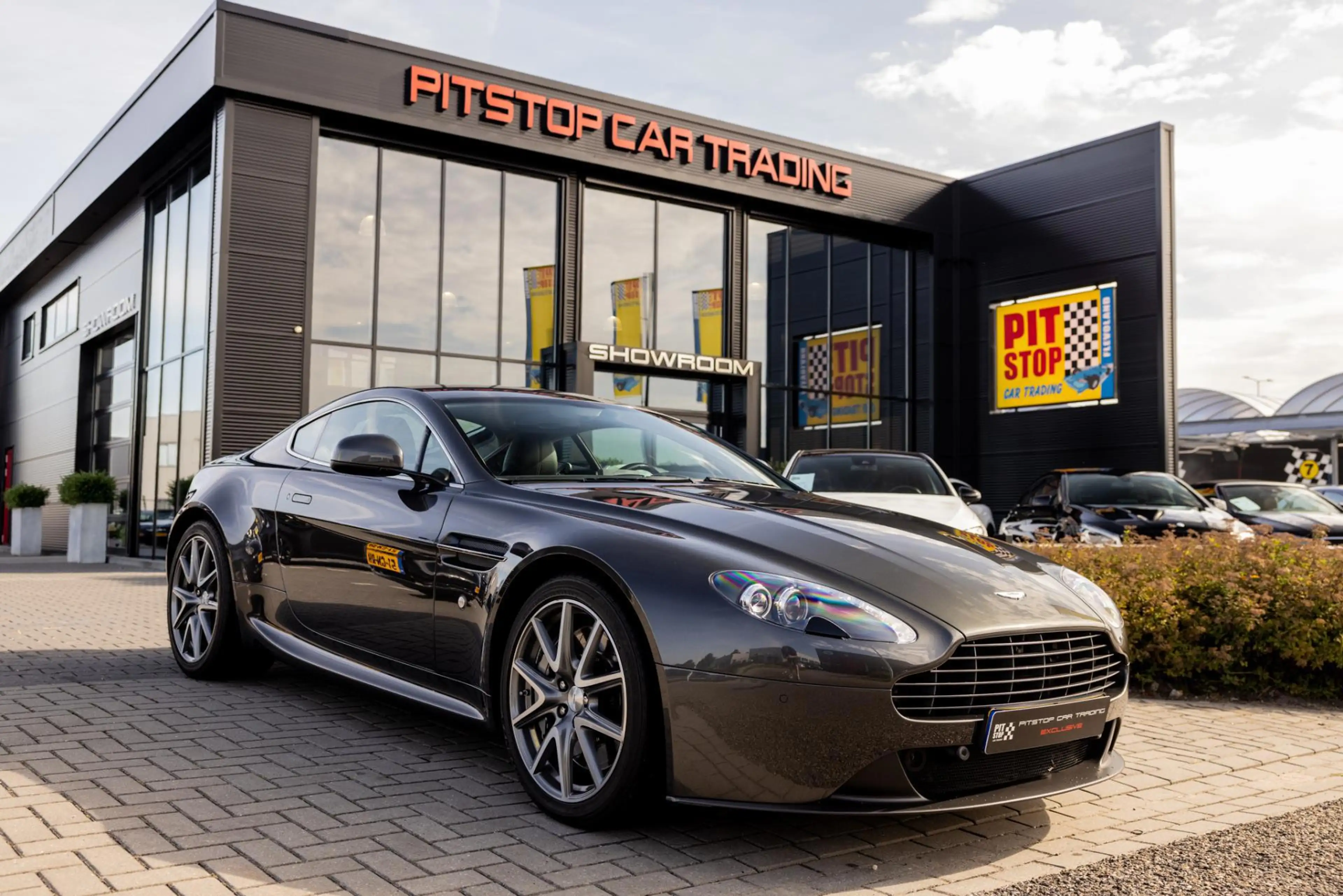 Aston Martin Vantage V8 4.7 V8 Sportshift 426 PK, Kroymans Onderhouden,