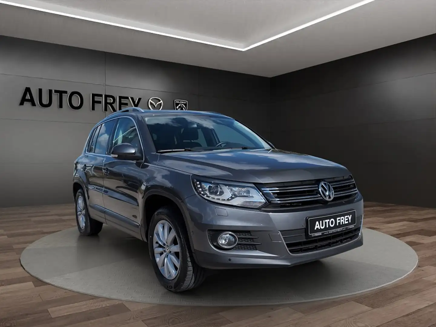 Volkswagen Tiguan 2.0 TDI 4motion Sport&Style+AUTOMATIK+ALLRAD+NAVI+ Grau - 1