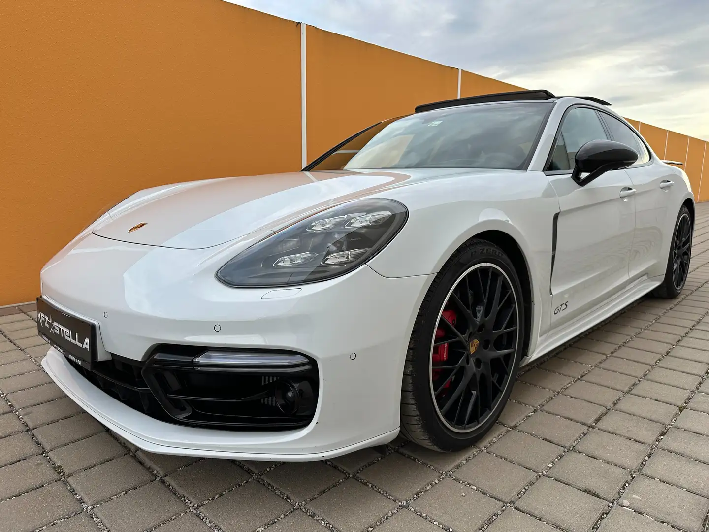 Porsche Panamera GTS / PANO / Alcantara / Ambiente / SportAGA / Weiß - 2