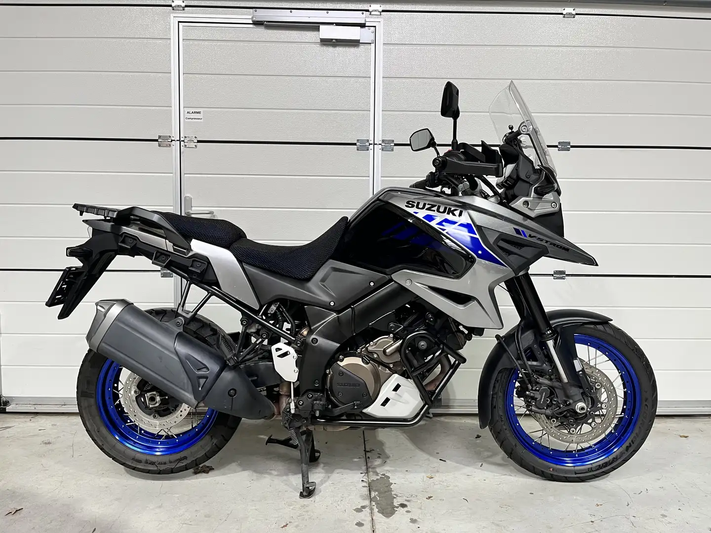 Suzuki V-Strom 1050 Premier propriétaire Noir - 1