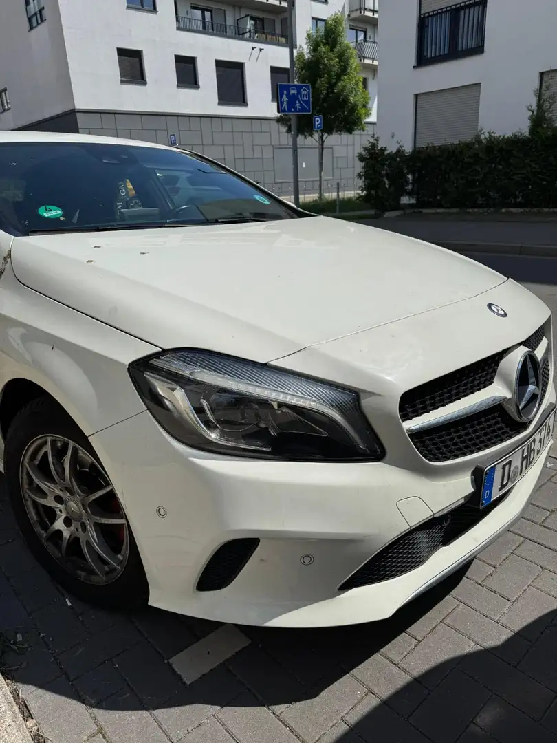 Mercedes-Benz A 180 (BlueEFFICIENCY) 7G-DCT - 2
