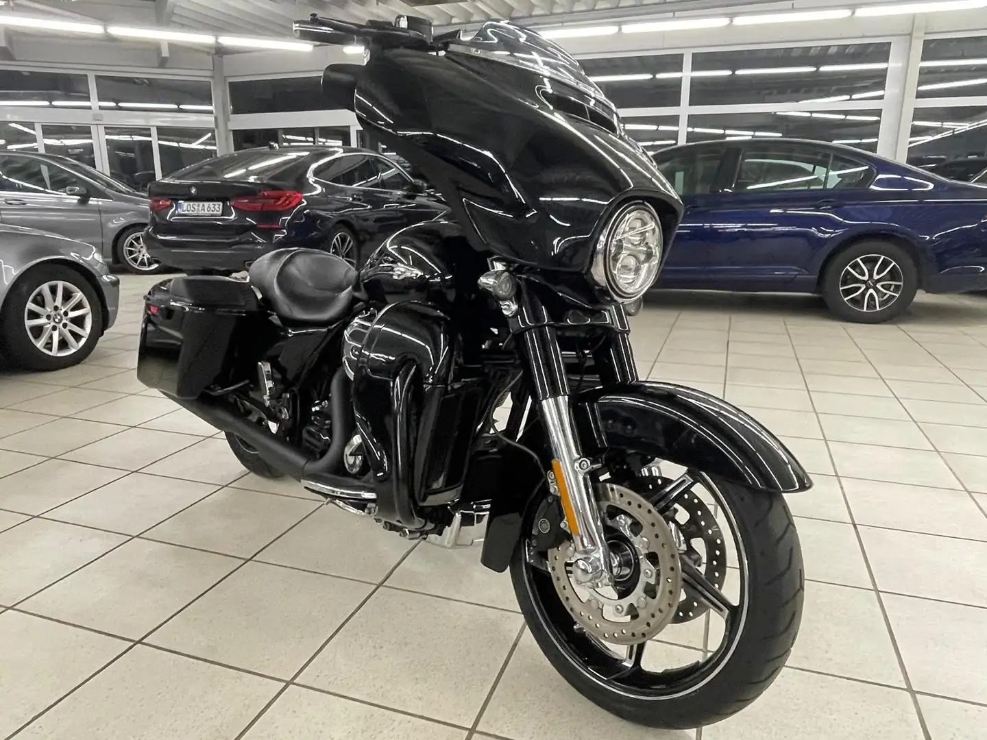 Harley-Davidson Street Glide CVO 110 inch°Screamin Eagle°LED°11400 KM Schwarz - 2