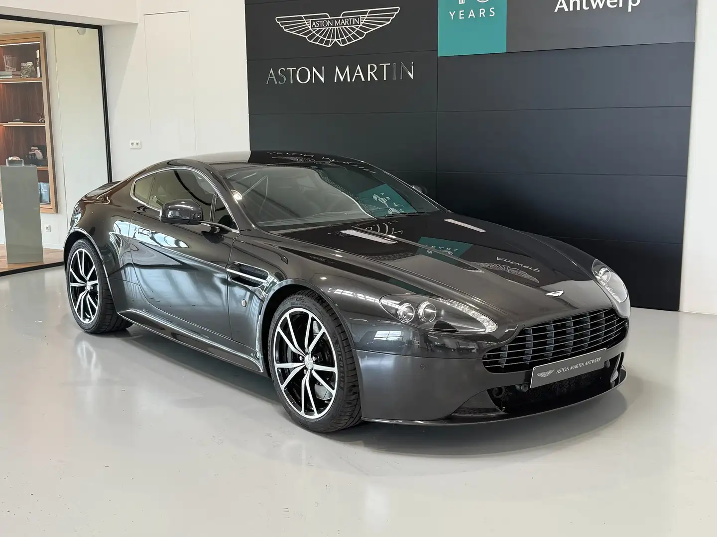 Aston Martin V8 V8 Vantage S SP10 Šedá - 1
