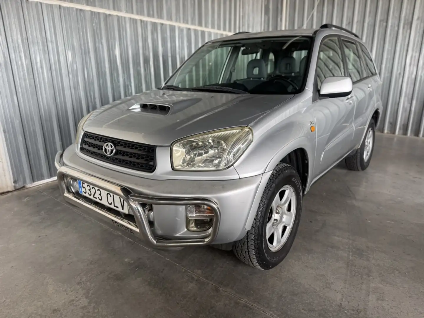 Toyota RAV4 2.0D4-D Luna Gris - 1
