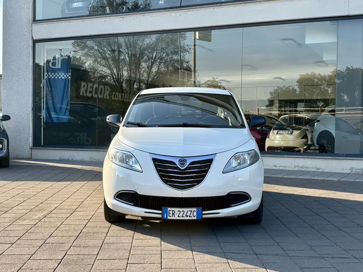 Lancia Ypsilon Ypsilon 1.3 MJT 16V 95 CV 5 porte S&S Silver Weiß - 2