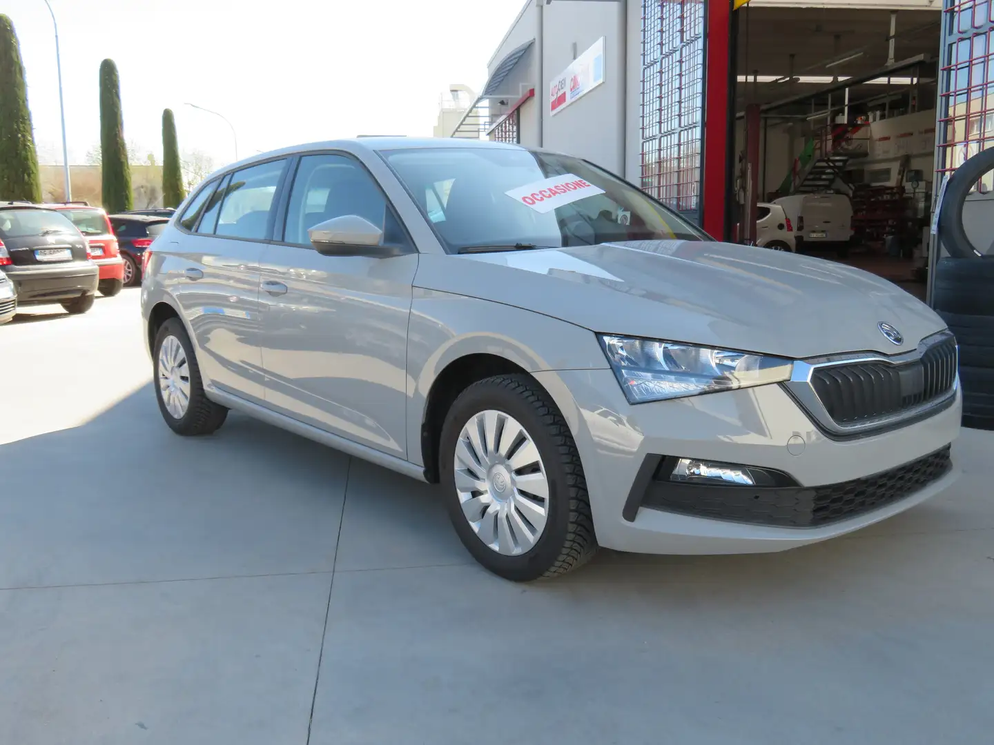 Skoda Scala Scala SW 1.0 tsi Ambition 95cv Grigio - 2