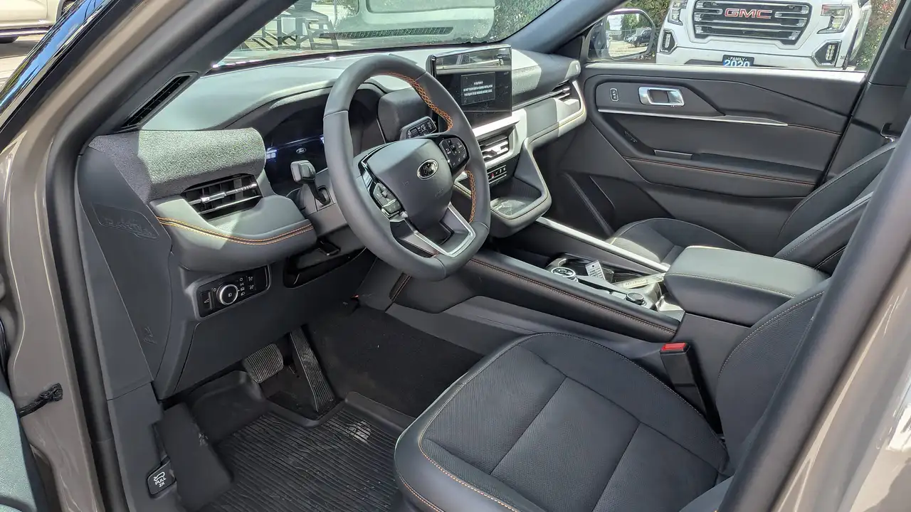 Ford Explorer снимка Ford Explorer