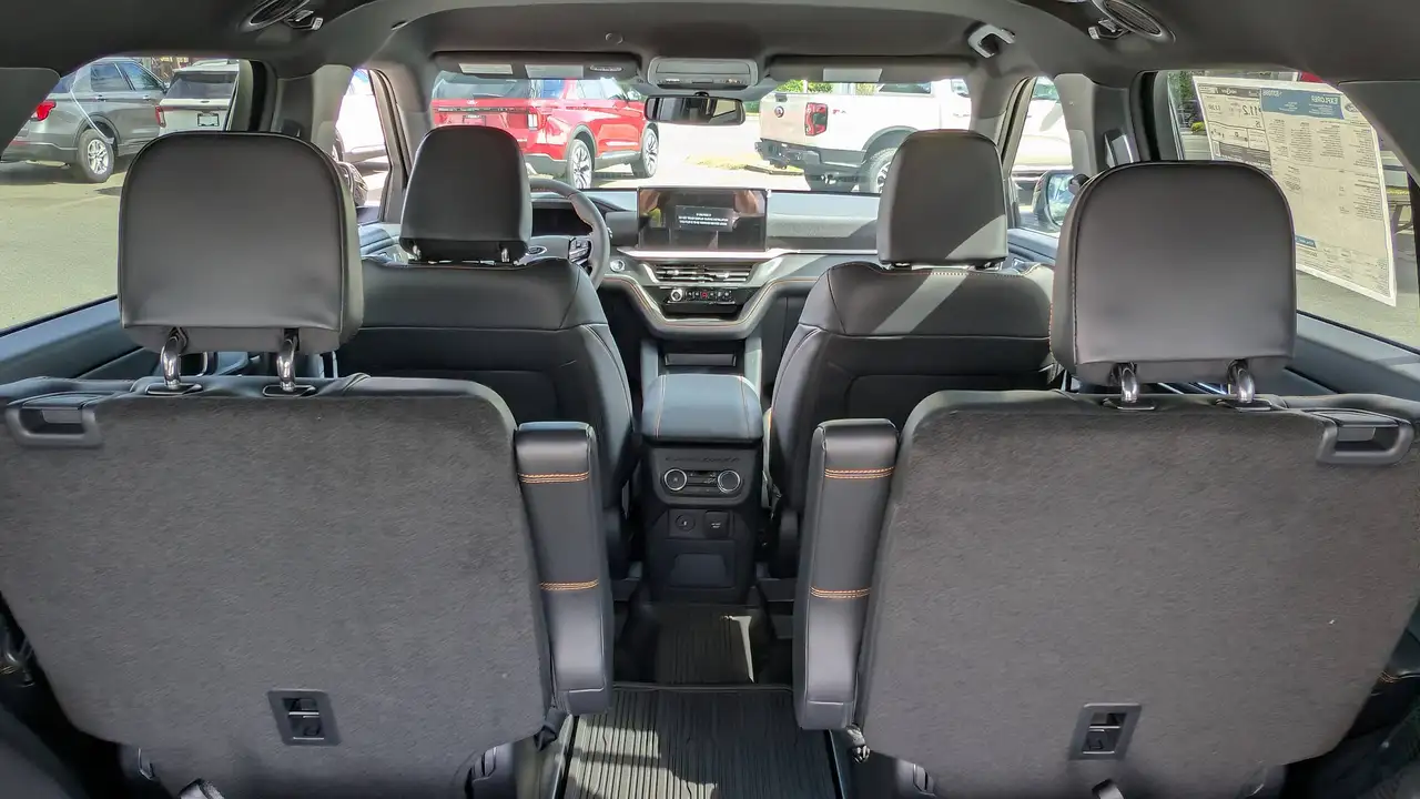 Ford Explorer снимка Ford Explorer