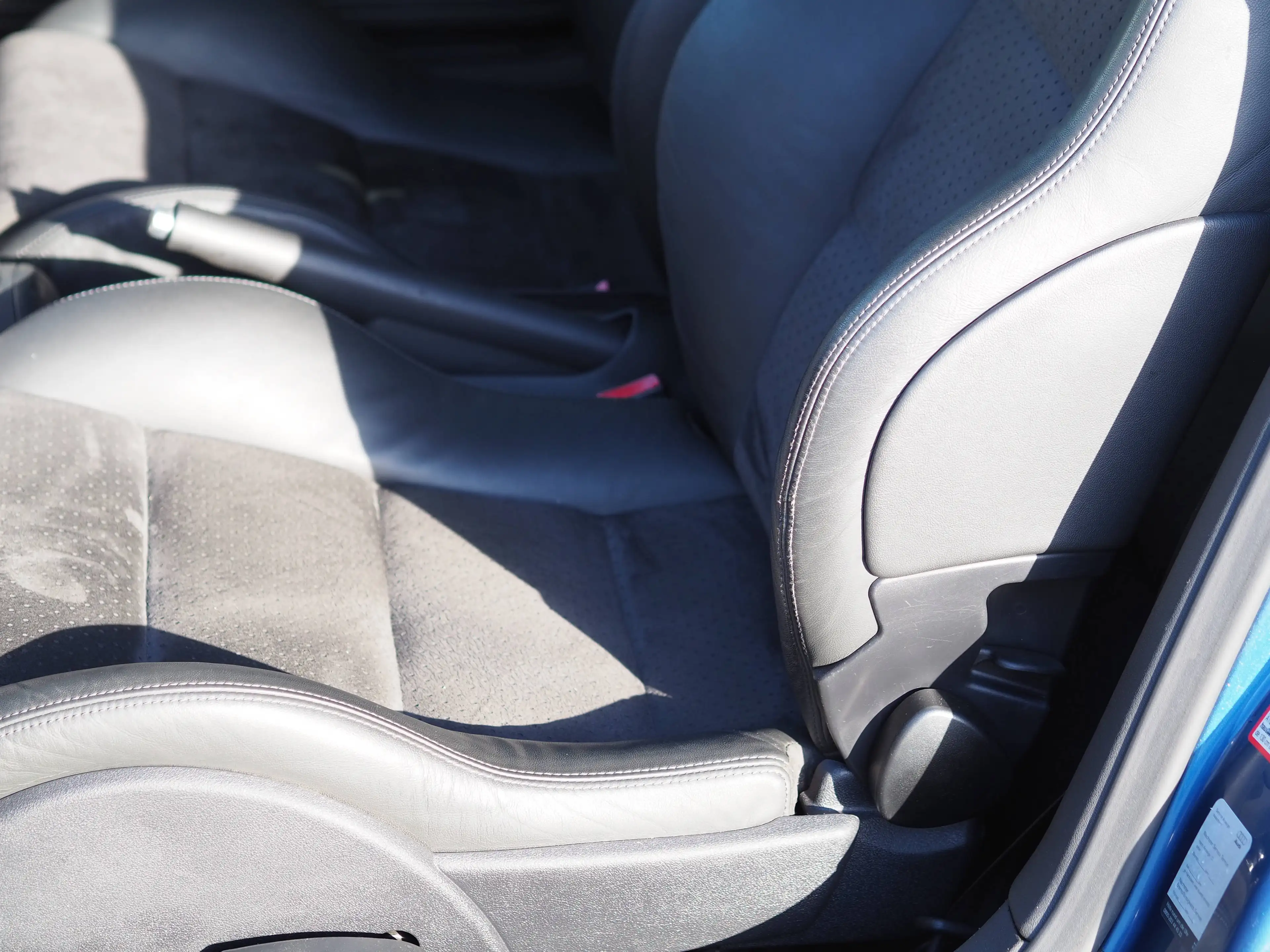 Audi TT TT Coupe 3.2 quattro DSG — photo 11