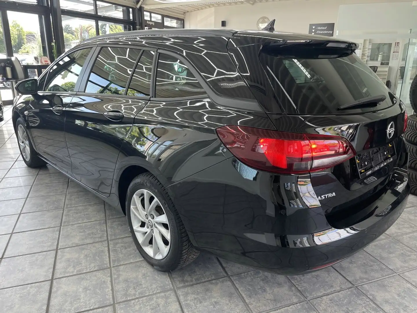 Opel Astra Sports Tourer 1.5 CDTI Business, LED, Navi Black - 2