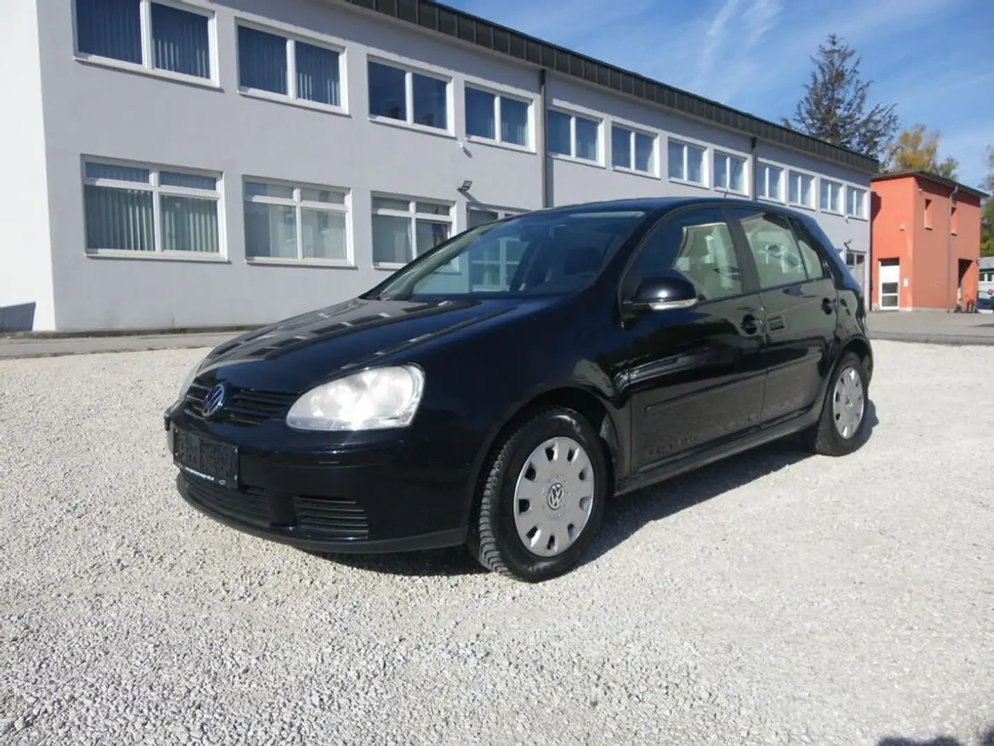 Volkswagen Golf Trendline 1,4 Benzin 5türig Schwarz - 1