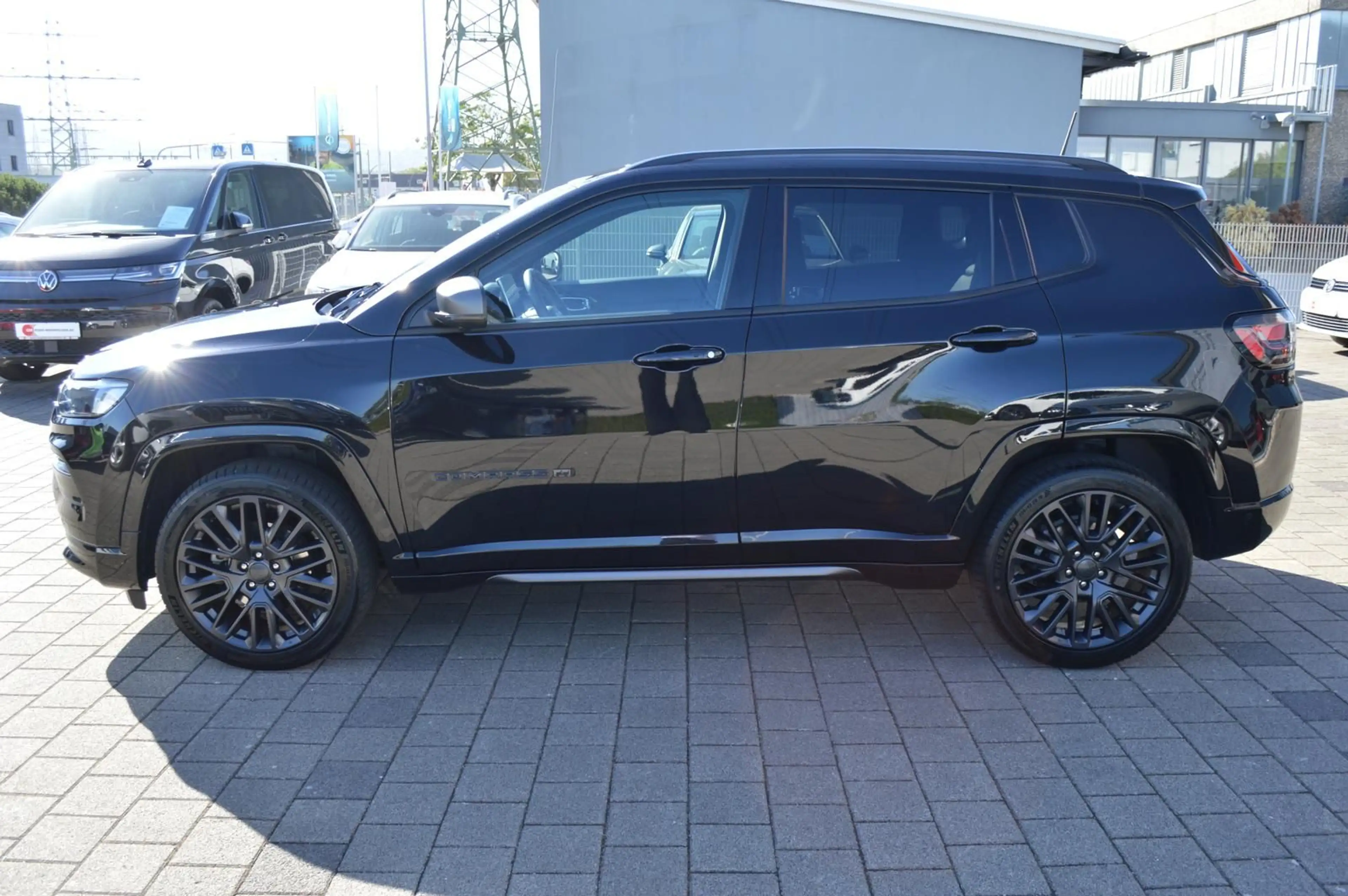 Jeep Compass 80th Anniv.*360°*LED*Leder*Pano*Mem*Virt — photo 3