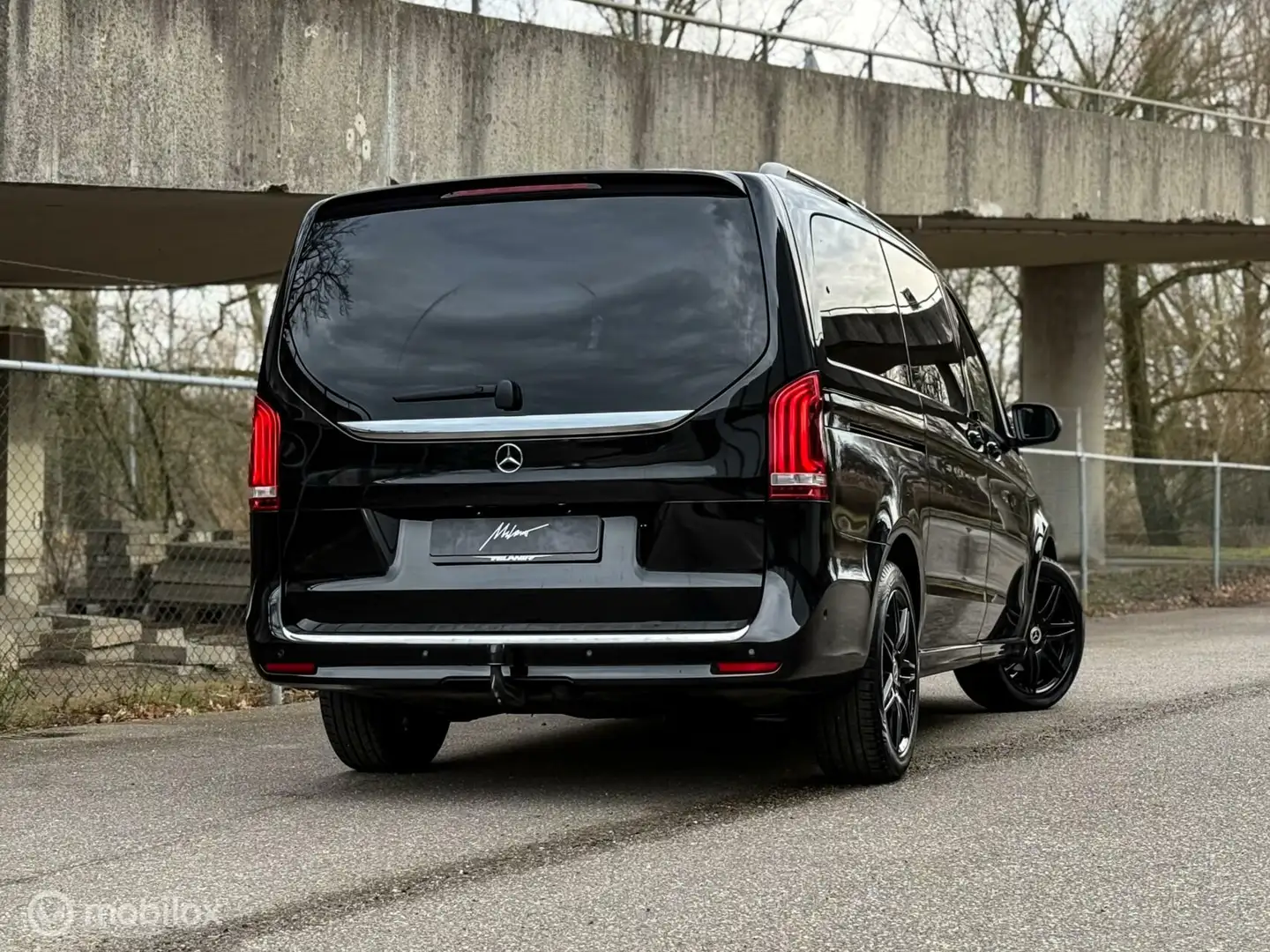 Mercedes-Benz V V220d 4-MATIC DC Lang AMG |Lage Bijtelling Zwart - 2