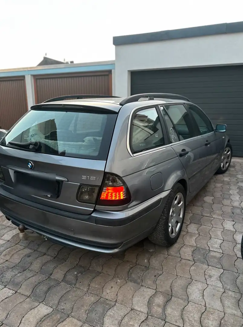 BMW 318 318i Edition Exclusive Gris - 2