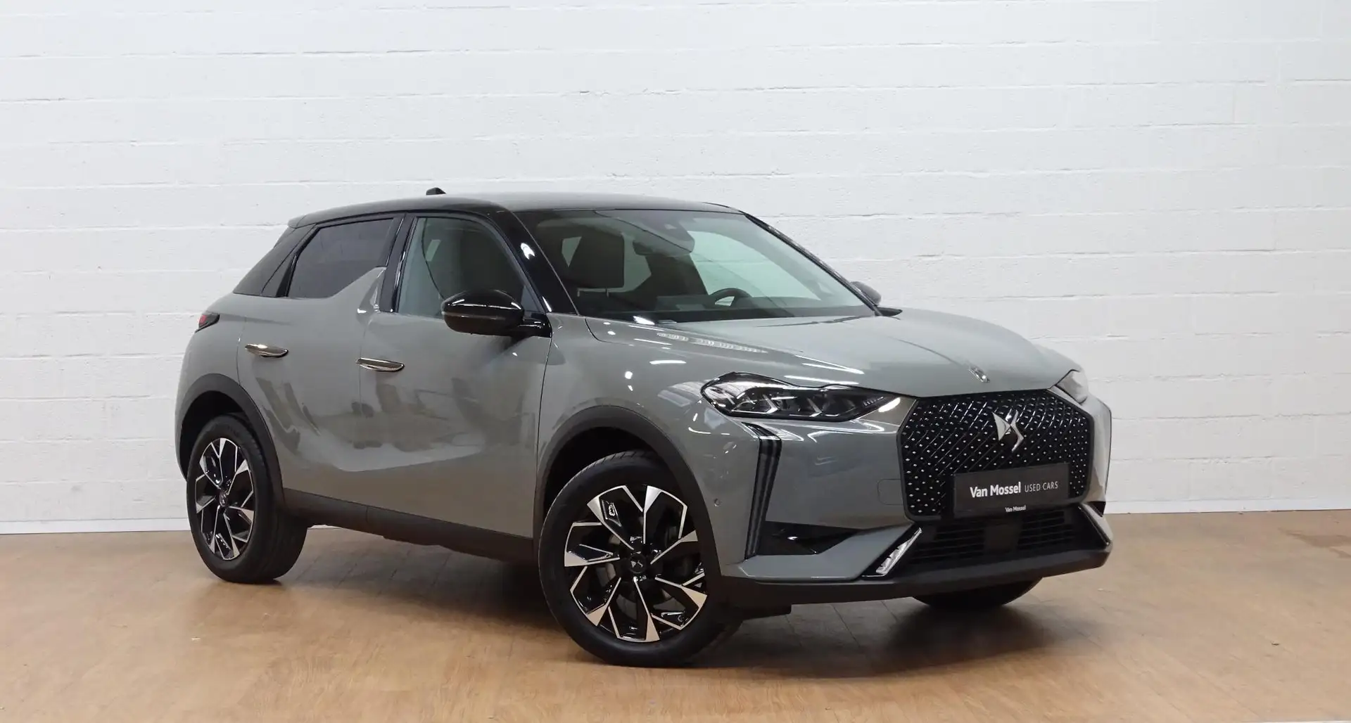 DS Automobiles DS 3 Crossback 1.2T Opera automaat Grijs - 2