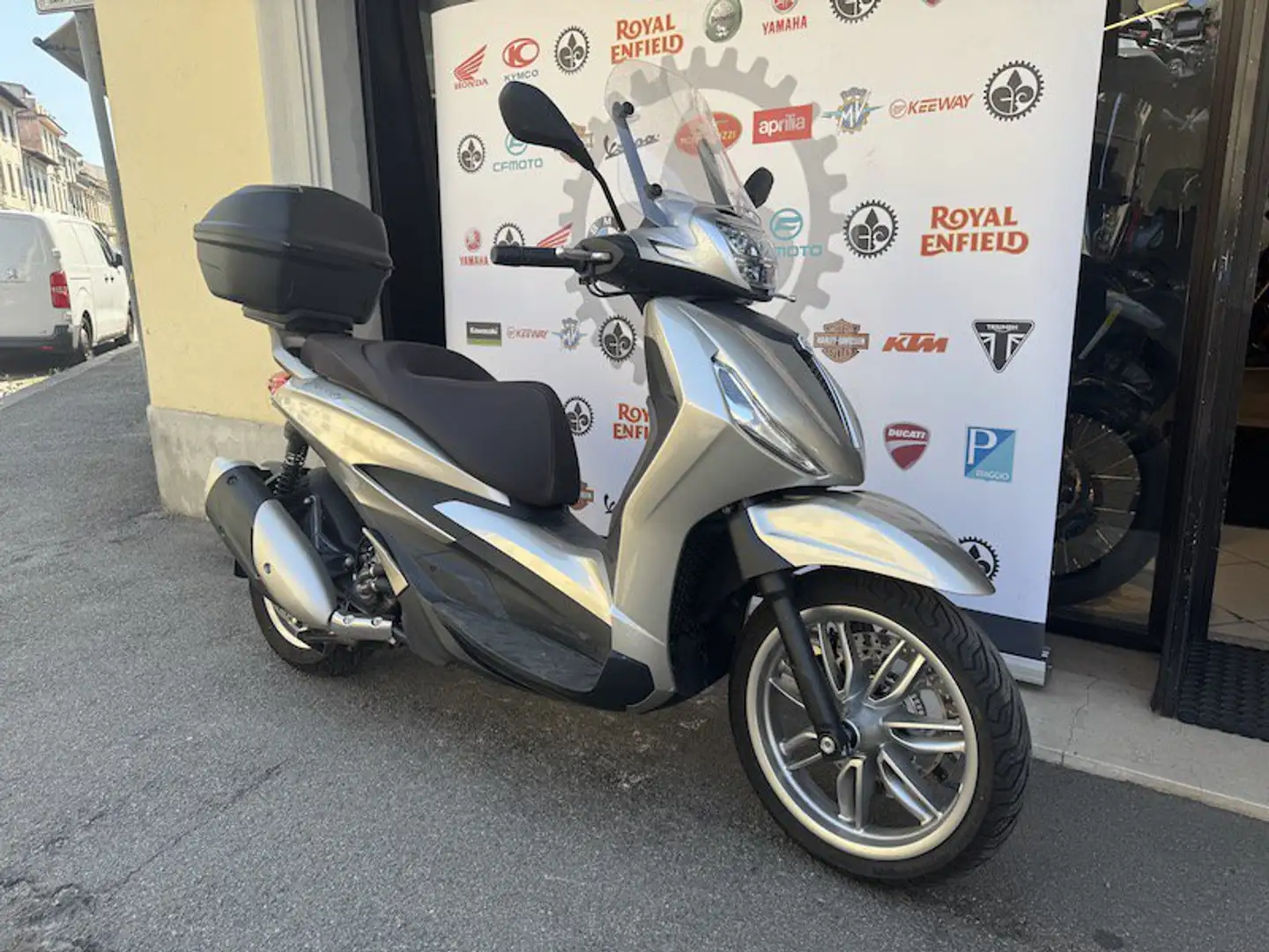 Piaggio Beverly 300 - 2
