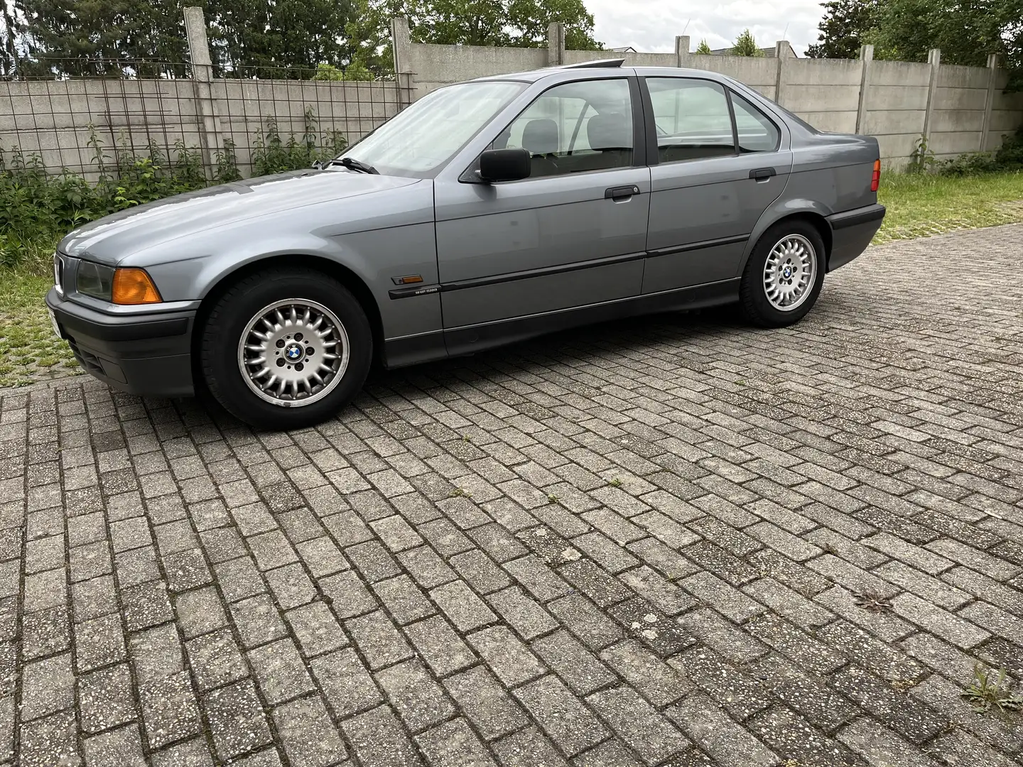 BMW 316 316i - 2