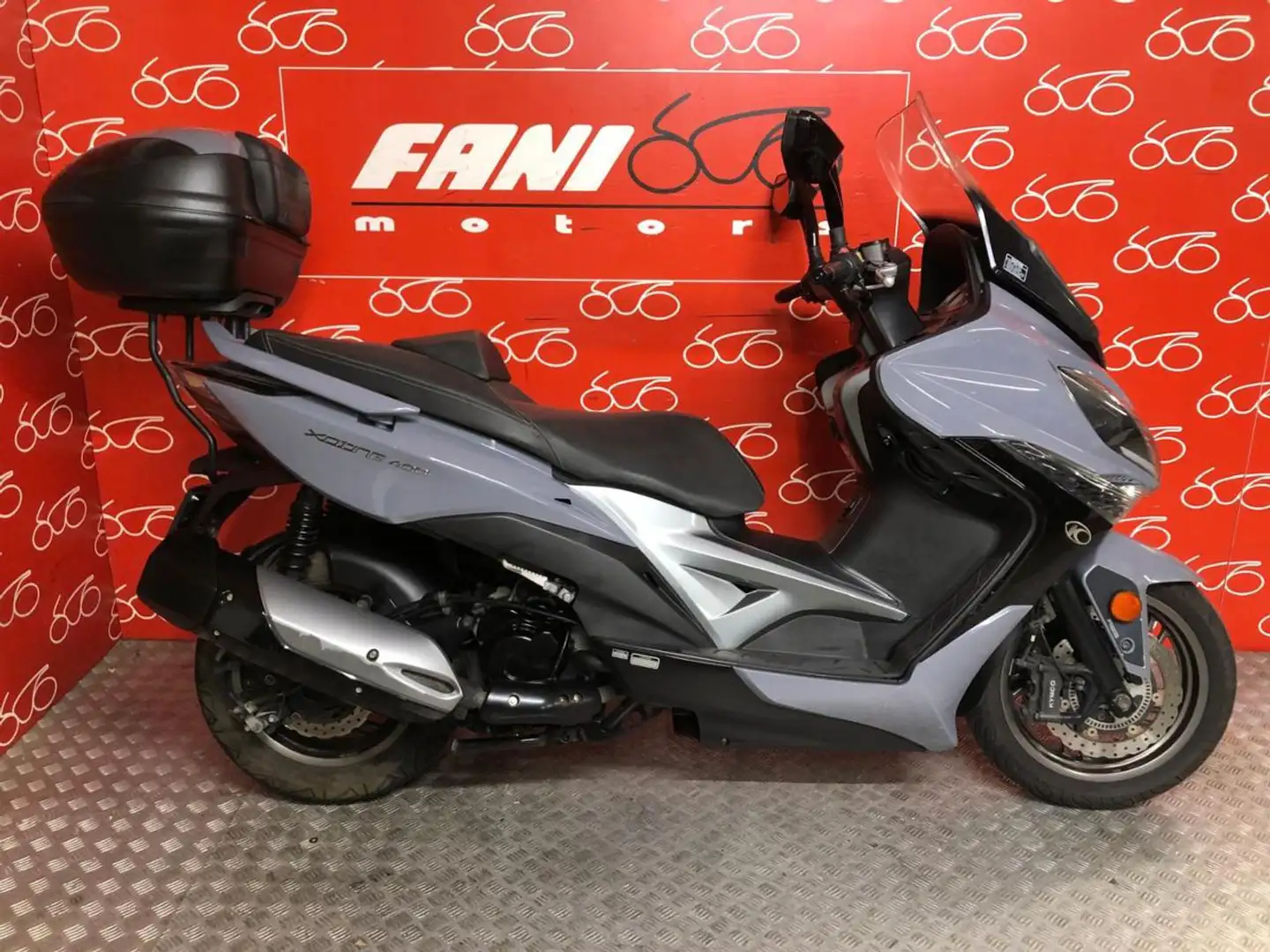 Kymco Xciting 400i . Gri - 1