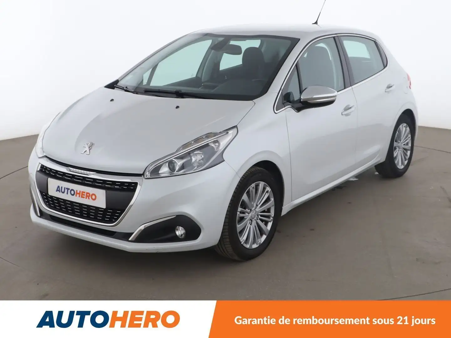 Peugeot 208 1.2 PureTech Allure Blanc - 1