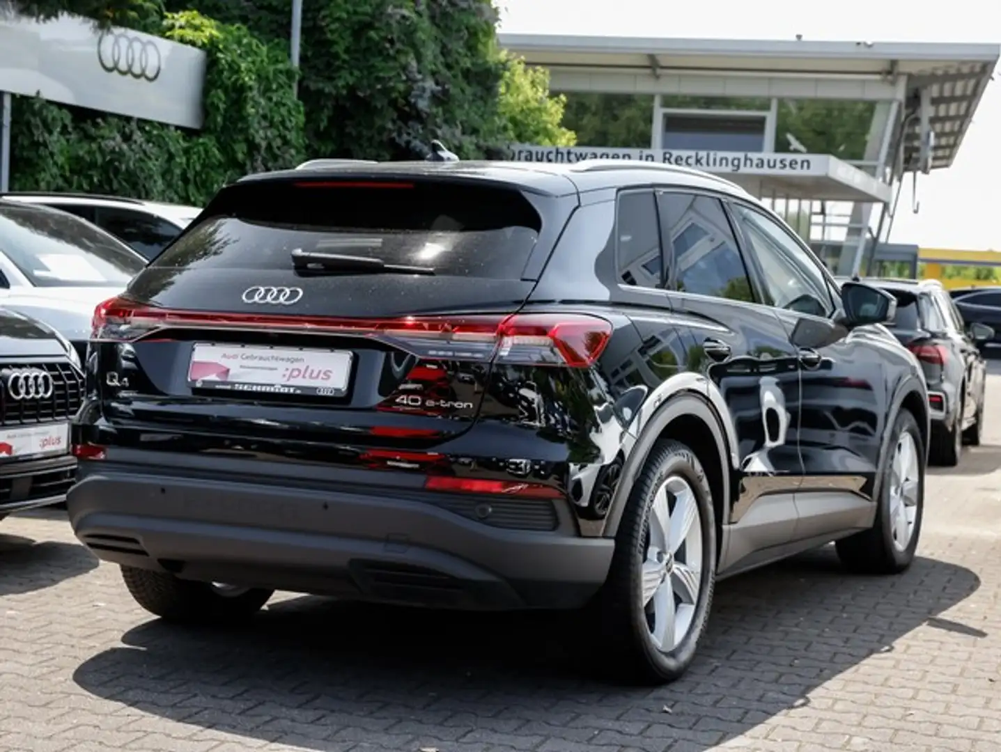 Audi Q4 e-tron 40 Pano Matrix LED AHK Navi+ Kamera Noir - 2