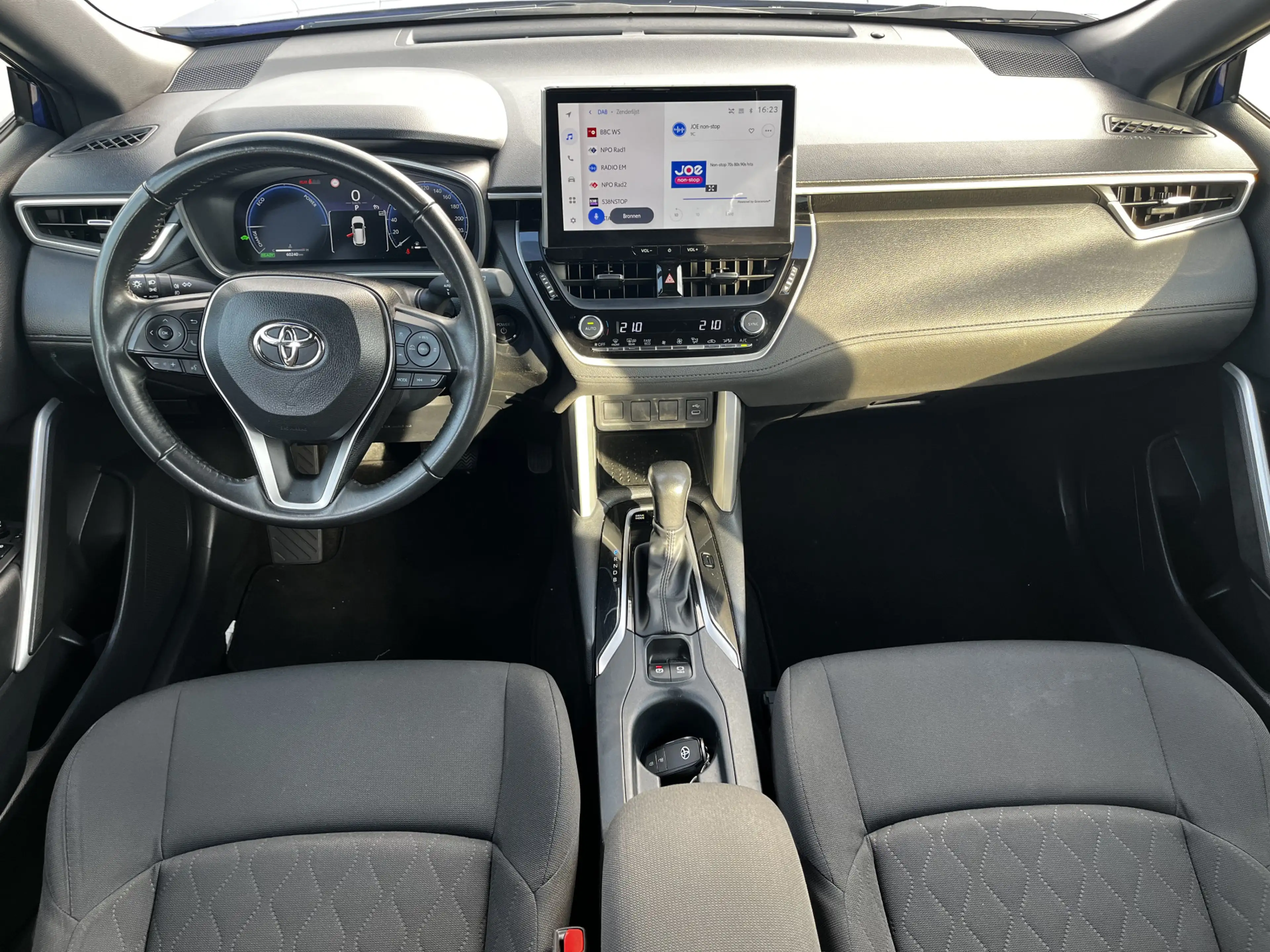 Toyota Corolla Cross Hybrid 140 Business Limited Carplay Parkeer en Dod — photo 9