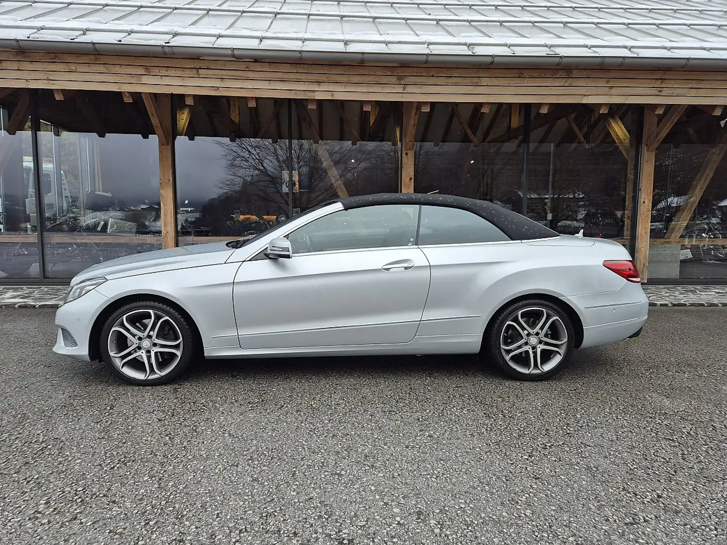 Mercedes-Benz E 220 CDI Aut. Cabrio Grijs - 2