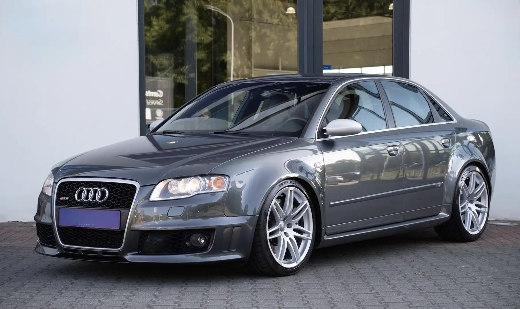 Audi RS4 4,2 V8 quattro Grau - 1