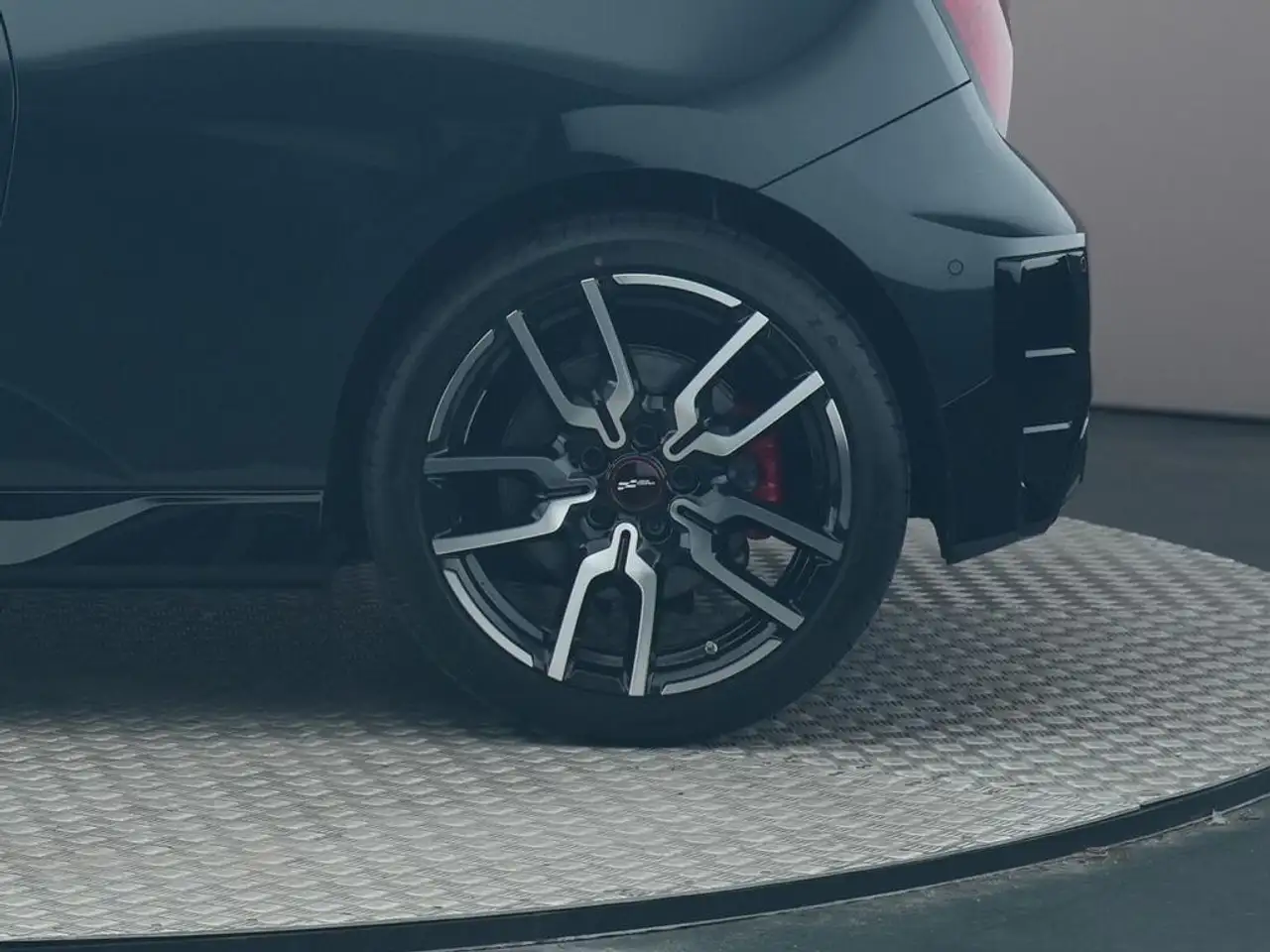 MINI John Cooper Works E JCW Electric L 17