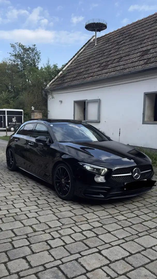 Mercedes-Benz A 220 4MATIC AMG Line - 1