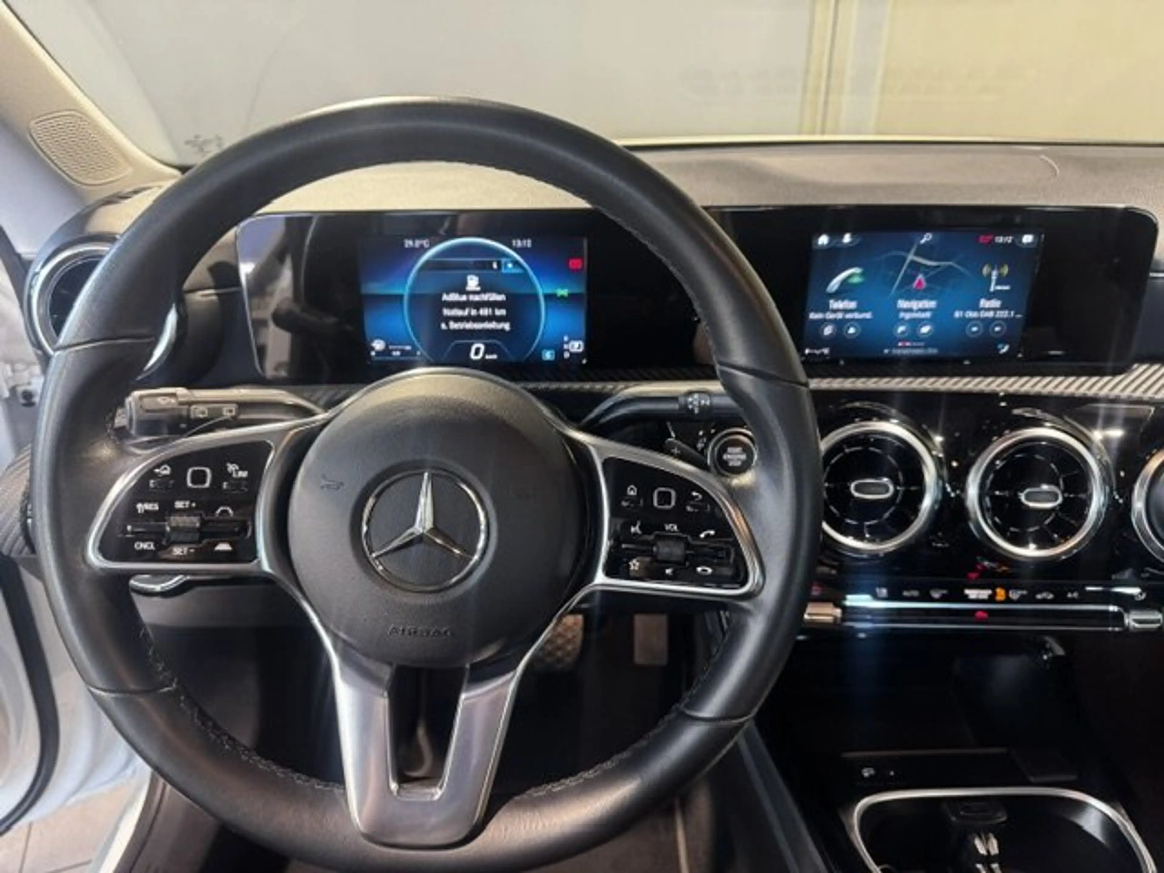 Mercedes-Benz CLA 180 d 8-ATG AHK/Dist/PTS/MBUX/SHZ/LMR17"/NAV — photo 4