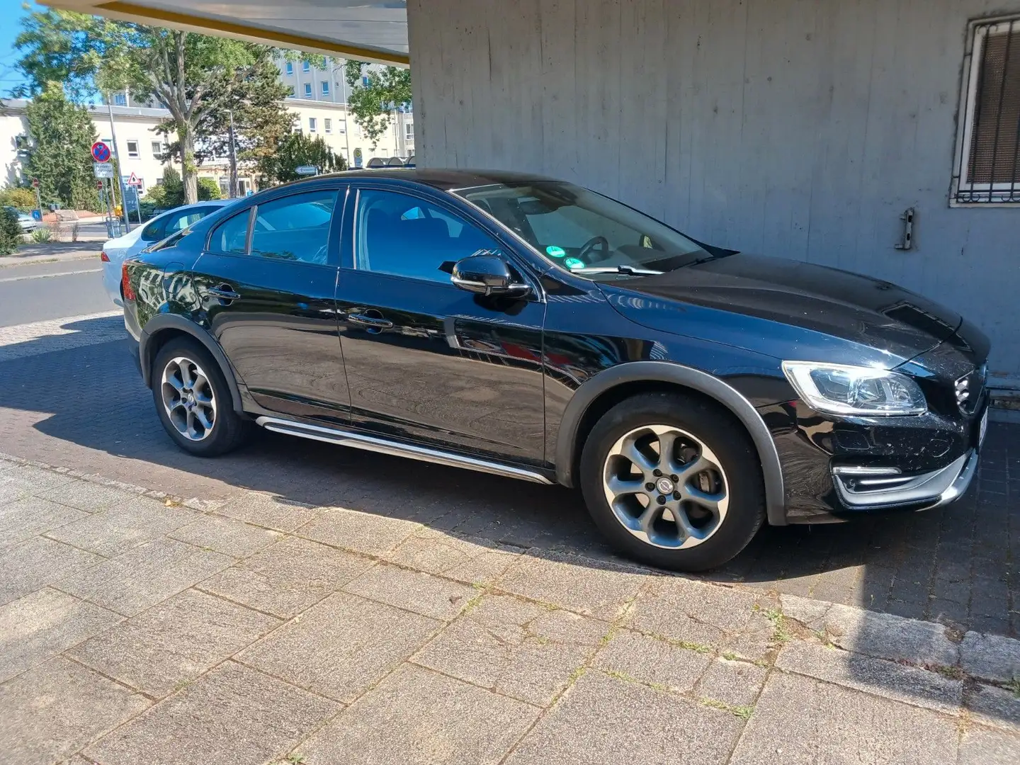 Volvo S60 Cross Country Momentum EU6  NAVI AUT 8 XALU Zwart - 1