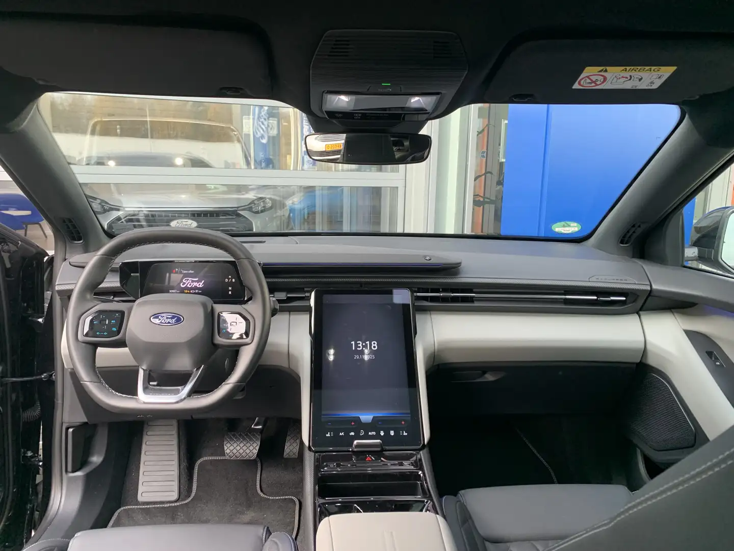 Ford Explorer Premium Extended Range AWD 79 kWh 340 PK | 1.200 k Zwart - 2