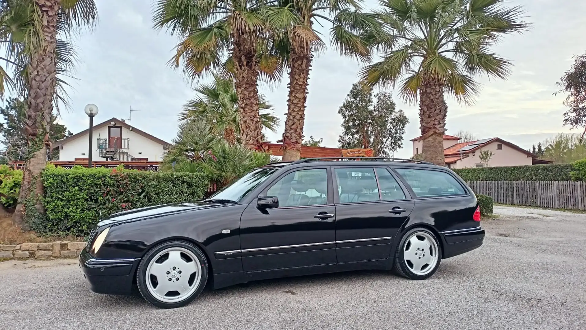 Mercedes-Benz E 55 AMG AMG - 2
