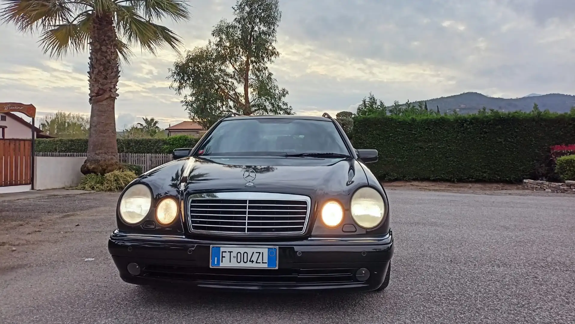 Mercedes-Benz E 55 AMG AMG - 1