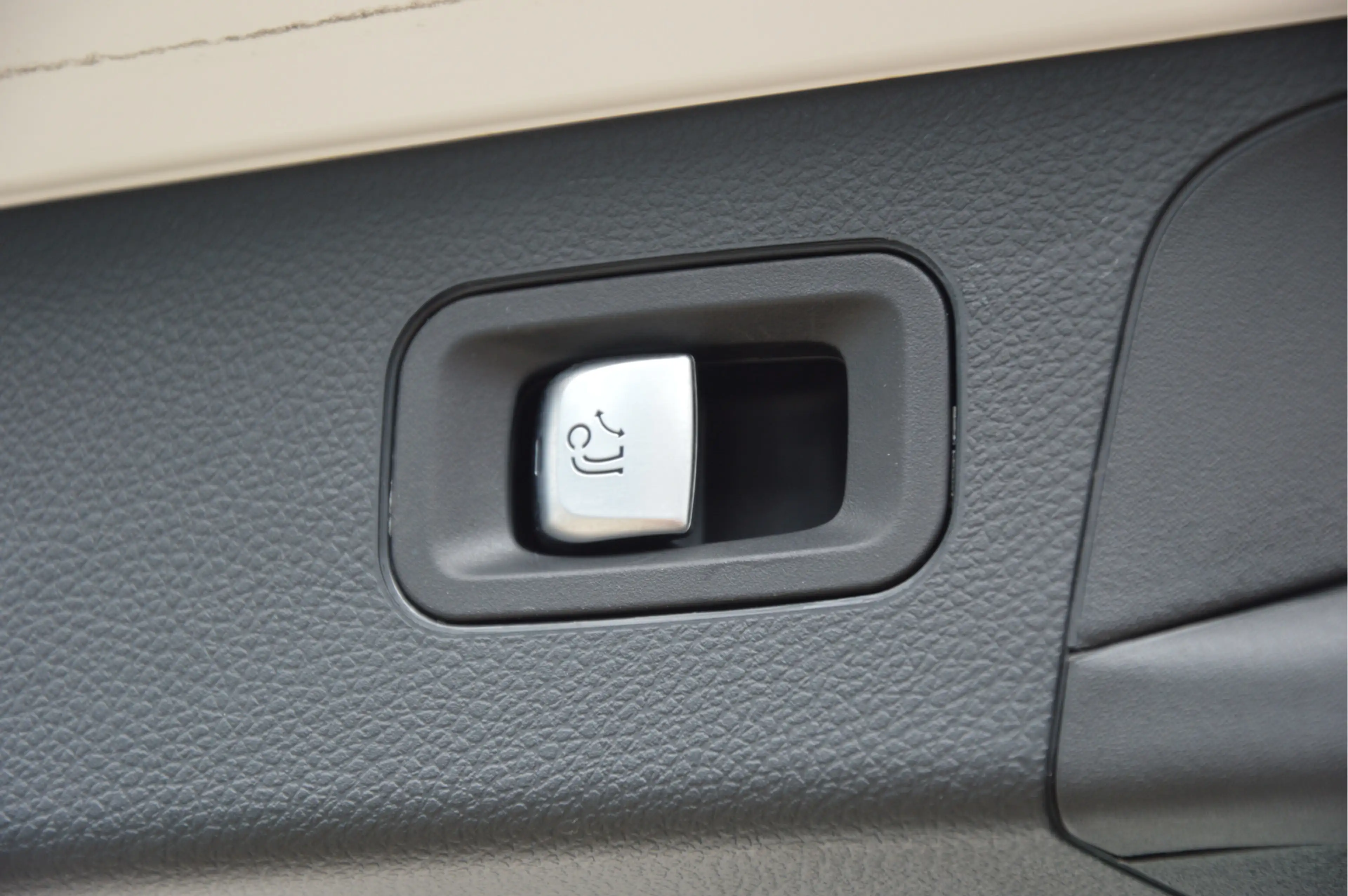 Mercedes-Benz GLC 350 350e 4MATIC Premium Plus LEDER | MEMORY | KEYLESS — photo 44
