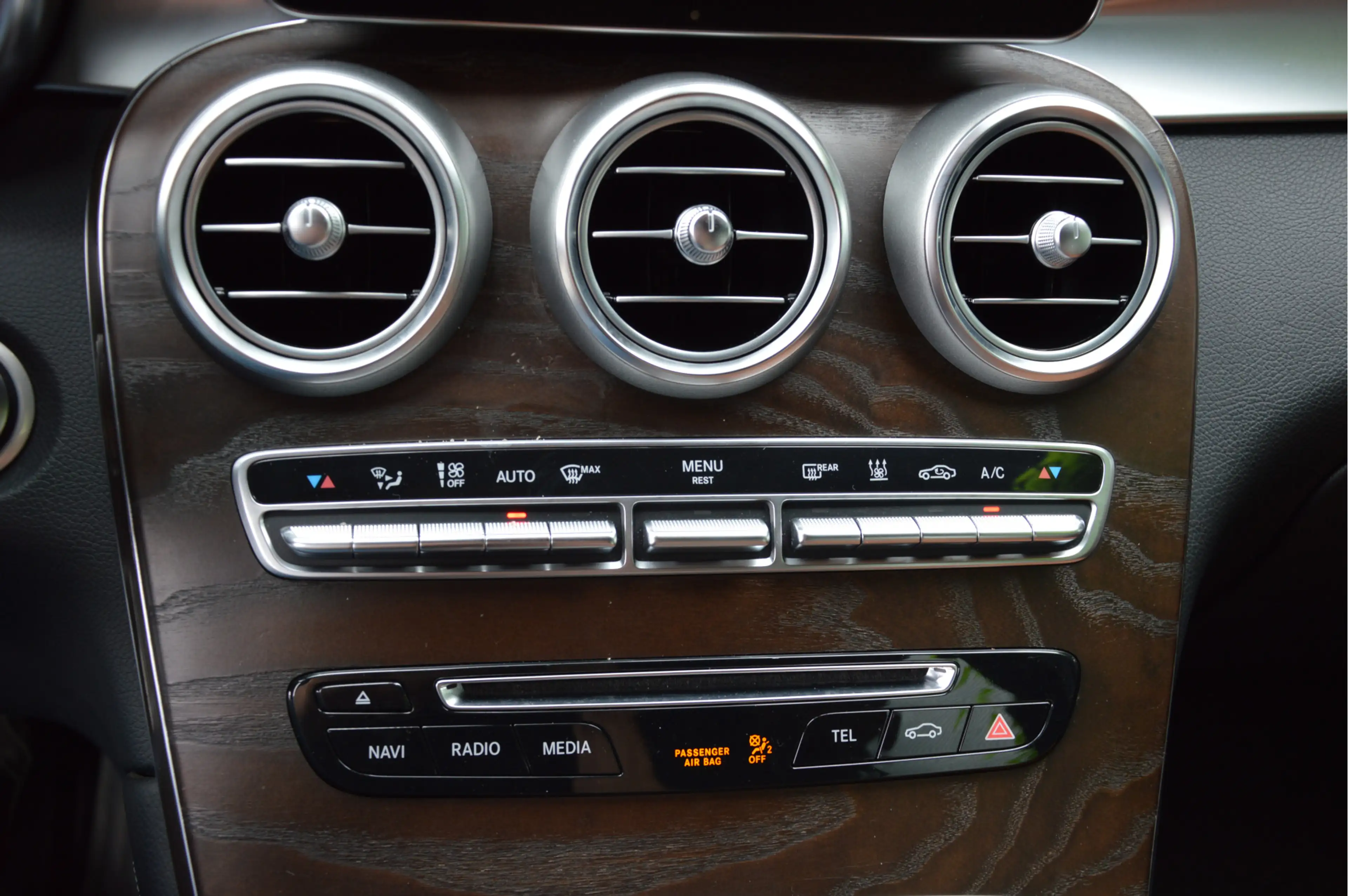 Mercedes-Benz GLC 350 350e 4MATIC Premium Plus LEDER | MEMORY | KEYLESS — photo 33