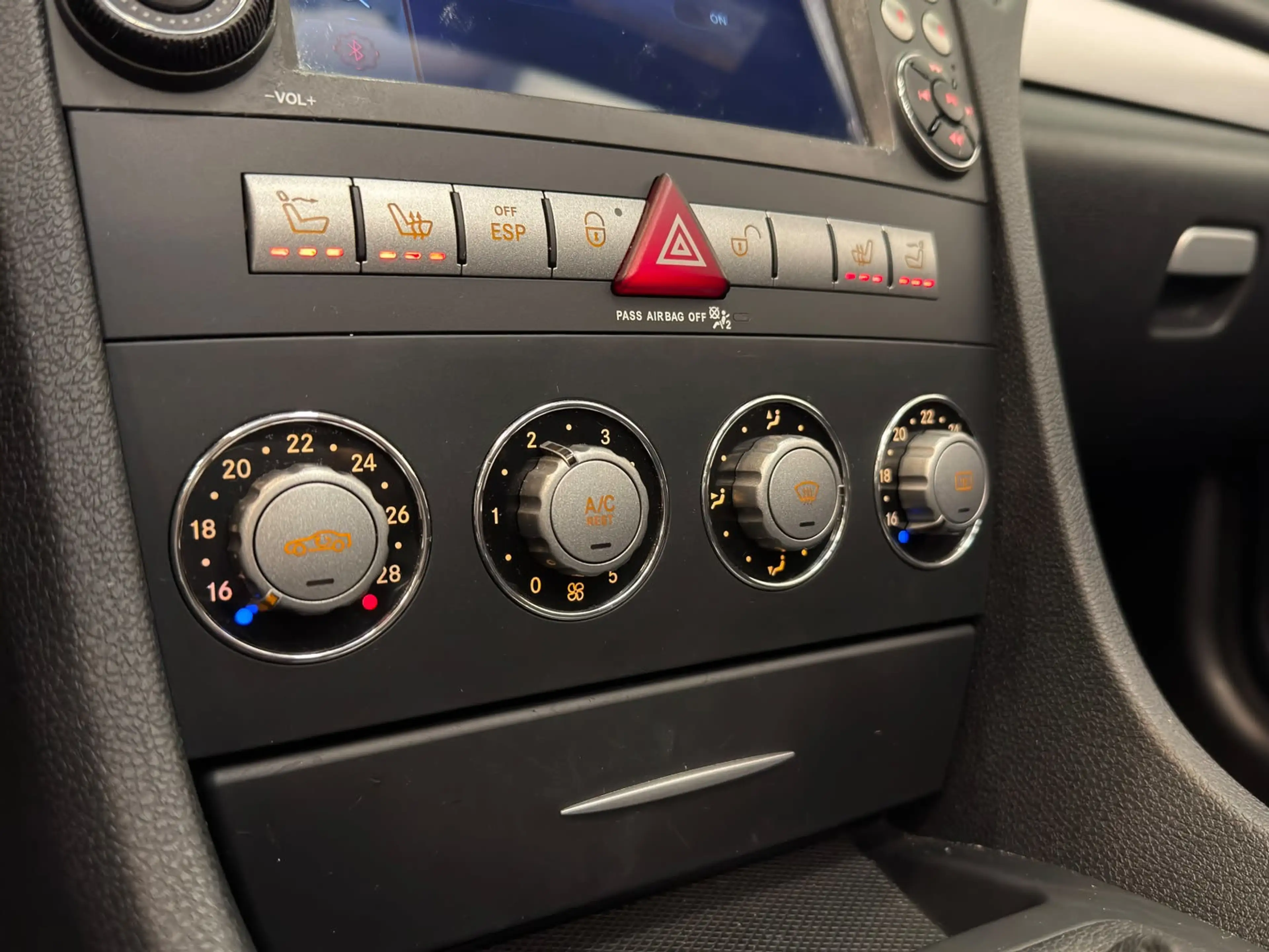 Mercedes-Benz SLK 200 K. / Automaat / Airscarf / Stoelverwarming — photo 15