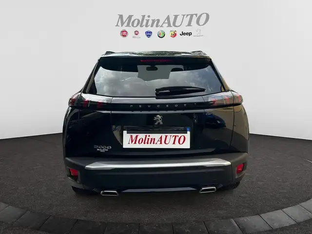 Peugeot 2008 view 4