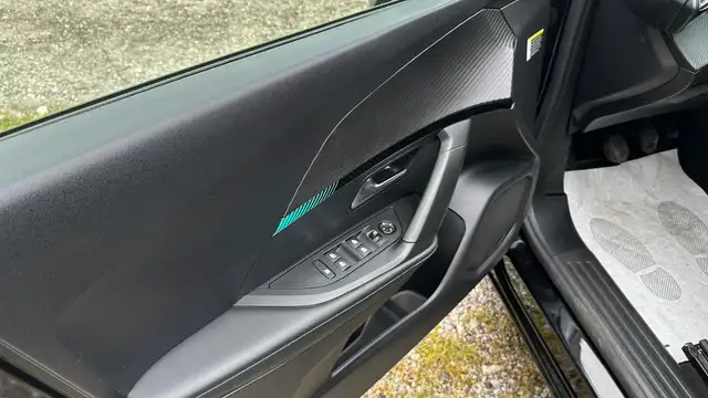 Peugeot 2008 view 8