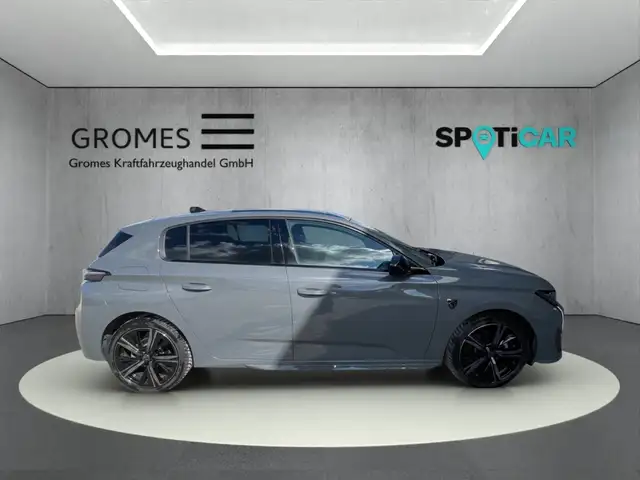 Peugeot 308 view 2