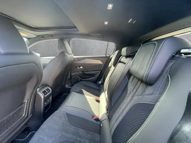 Peugeot 308 view 8
