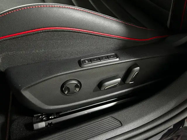 Volkswagen Golf view 11