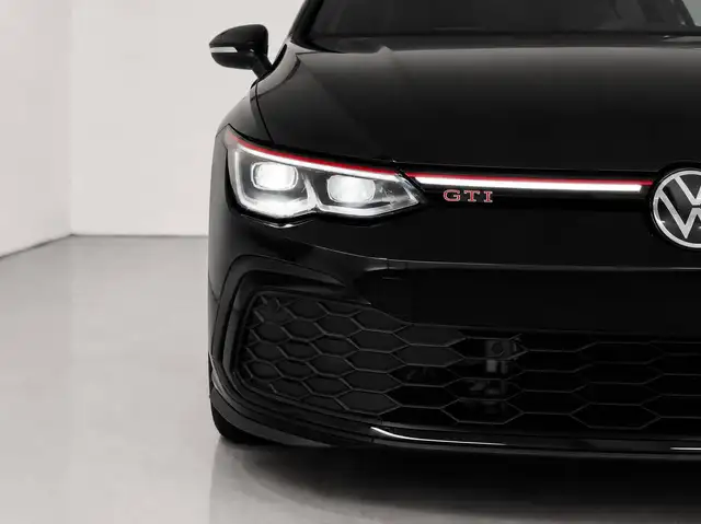 Volkswagen Golf view 4