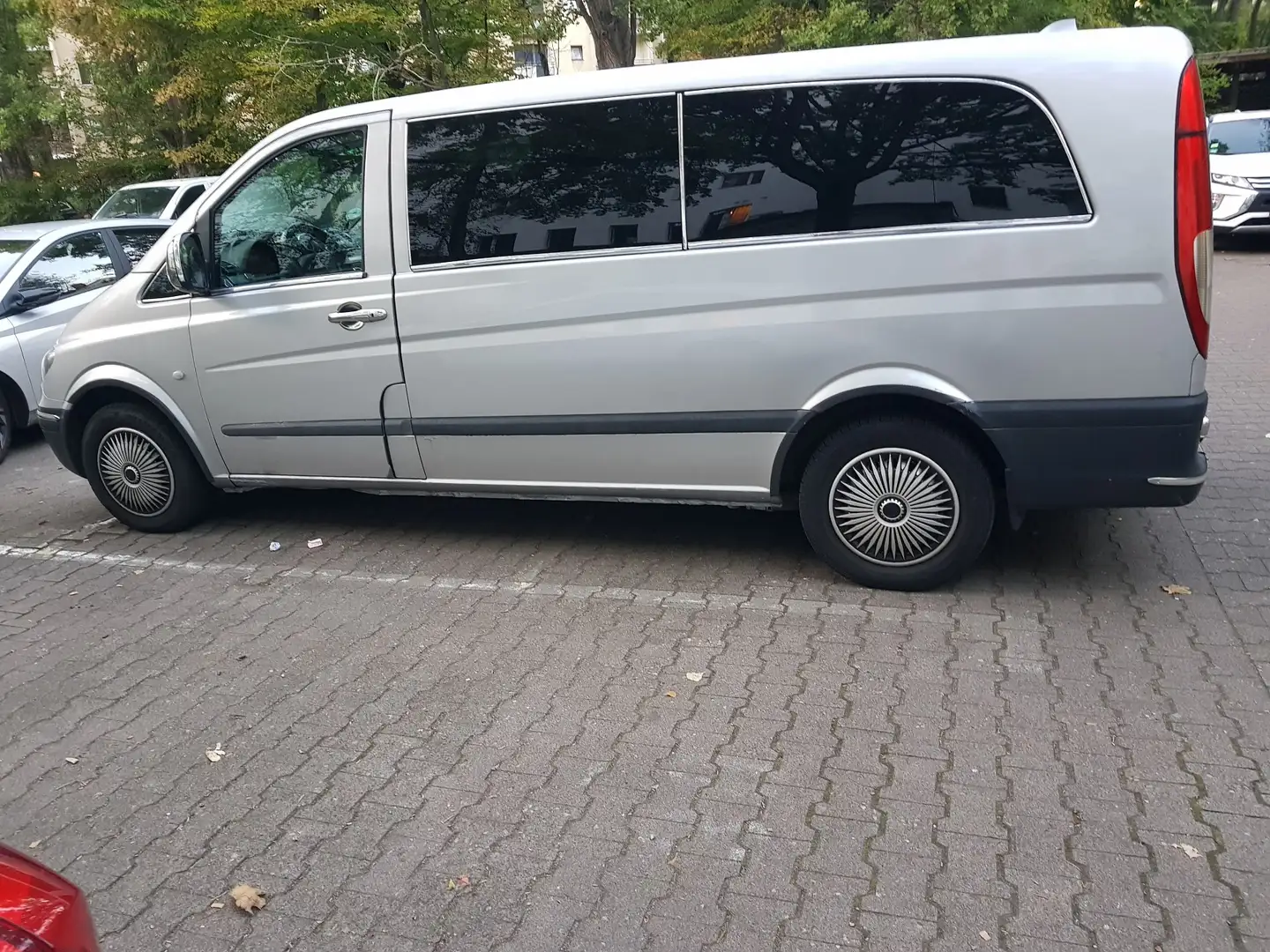 Mercedes-Benz Vito 115 CDI Lang Aut. Basic Silber - 2