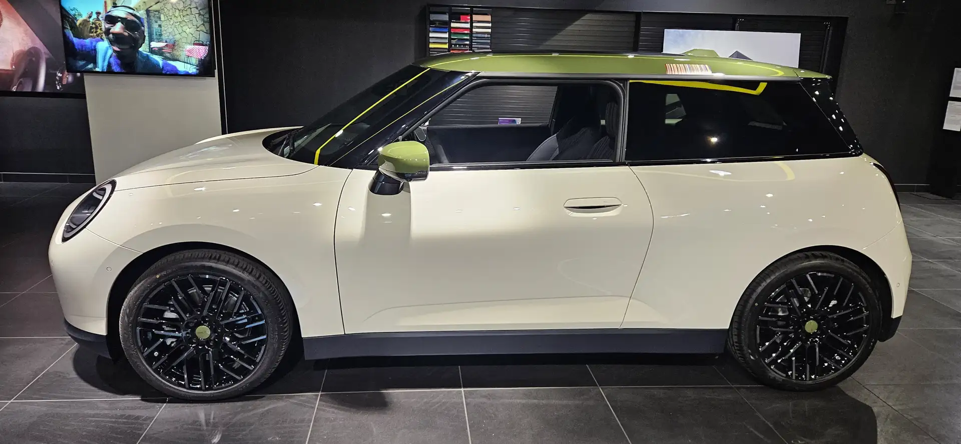 MINI Cooper SE Paul Smith Edition 3-trg. BEV Head-Up Rot - 2