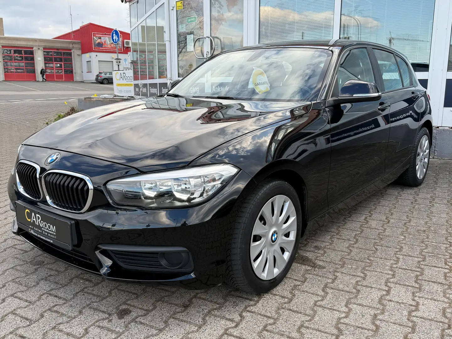 BMW 118 118 i*PDC*Klima*Tempomat*Sitzheizung* Schwarz - 2