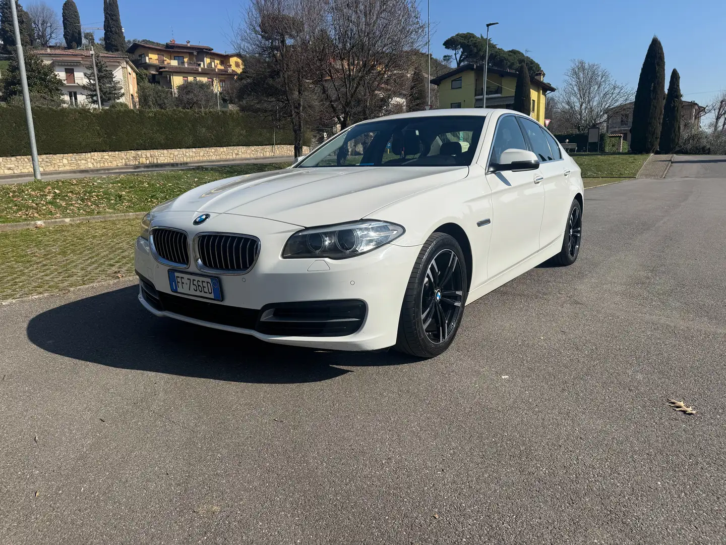 BMW 520 Serie 5 F10 Berlina 520d Business 190cv auto Bianco - 1