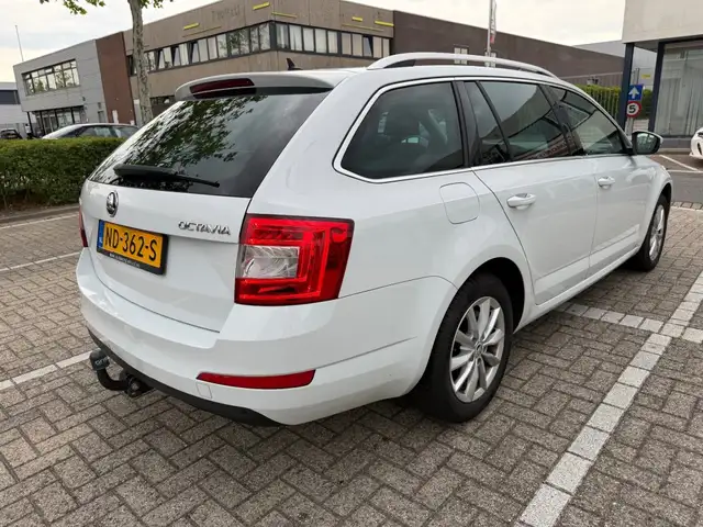 Skoda Octavia view 7