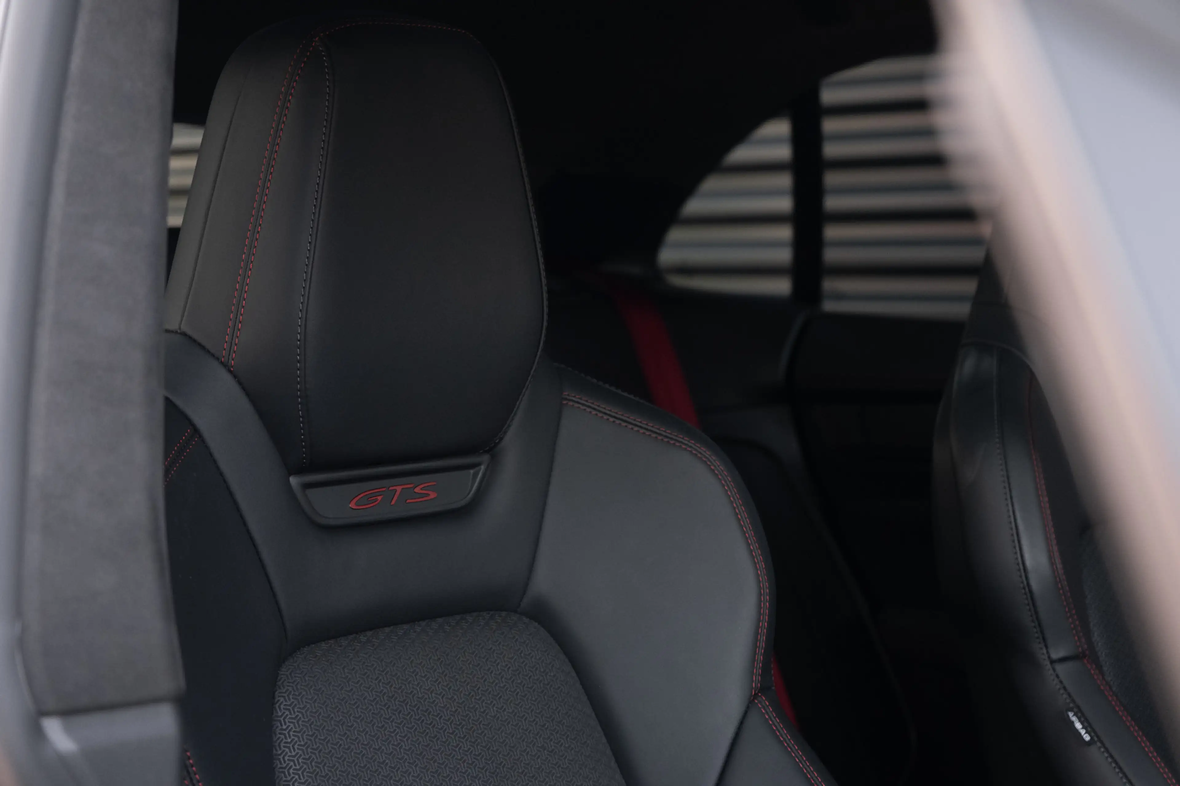 Porsche Macan GTS 18 Voudige Sportstoelen / 22 inch / Sport Desi — photo 26